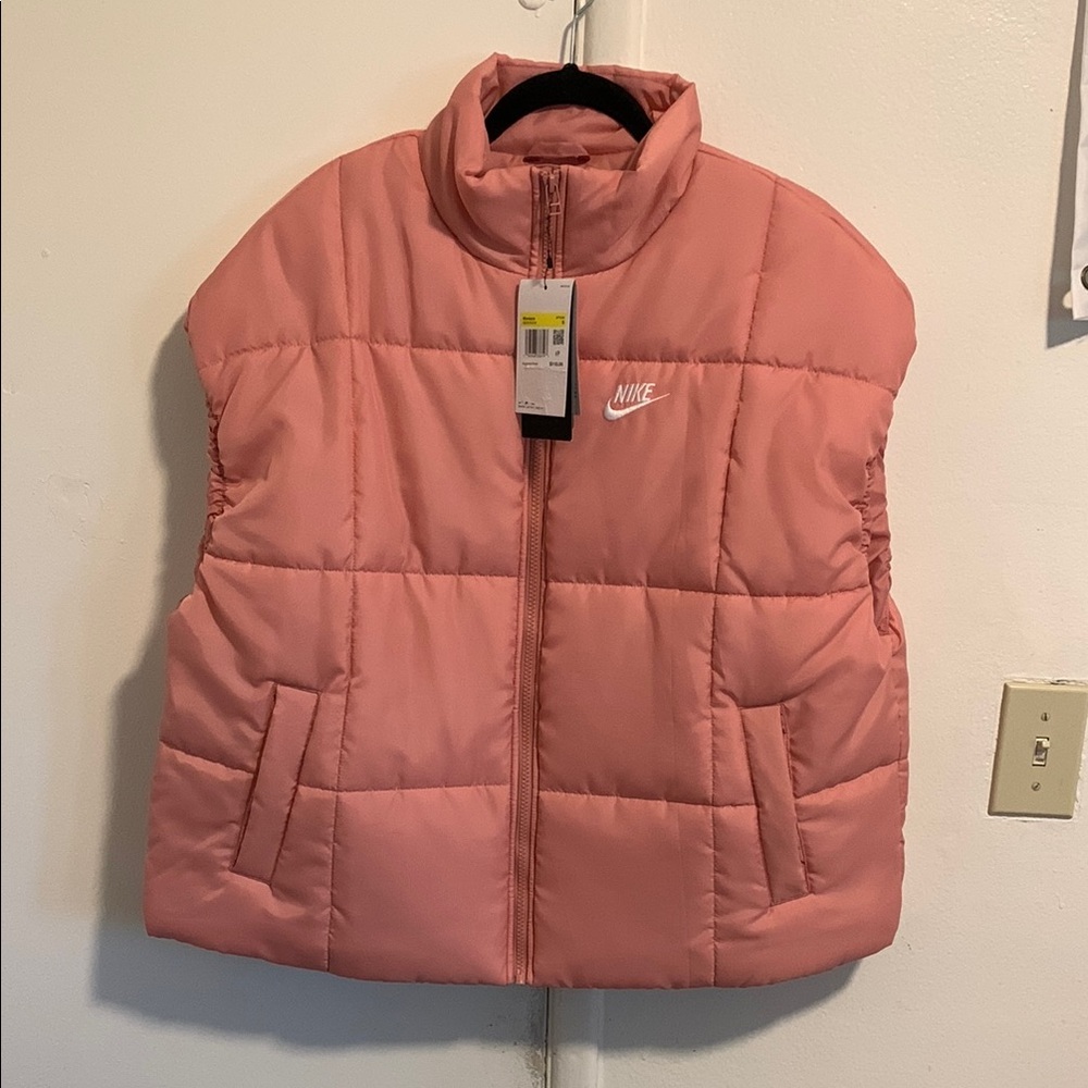⚡️Women’s Nike oversized vest! NWT